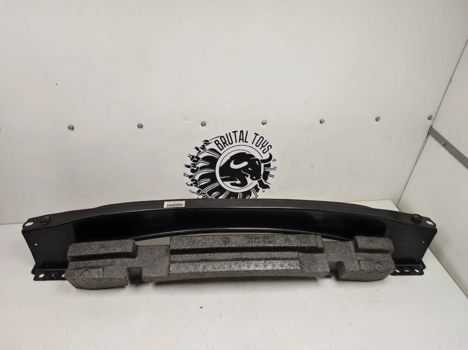 Усилитель бампера Volkswagen Toureg 2013 бу